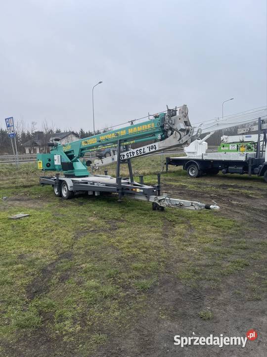 Żuraw Ciesielski dźwig dekarski Bcker AHK 271200 Kościan