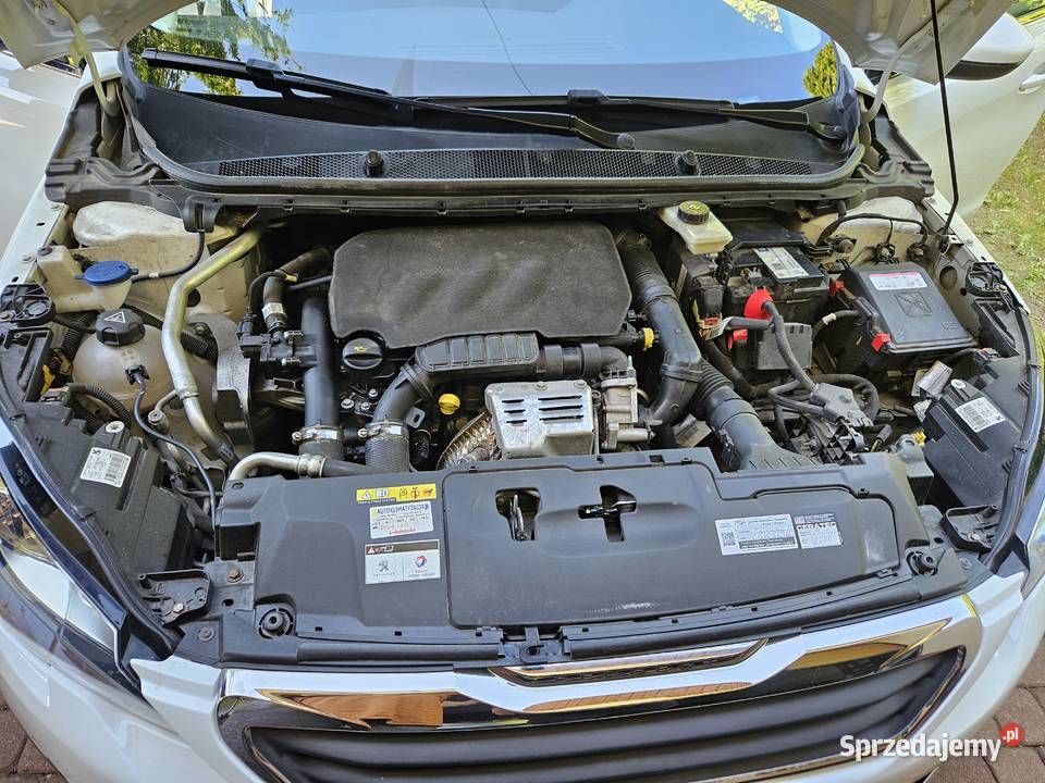 Peugeot 308 salon ASO 74 przebieg benzyna 12 manualna 308