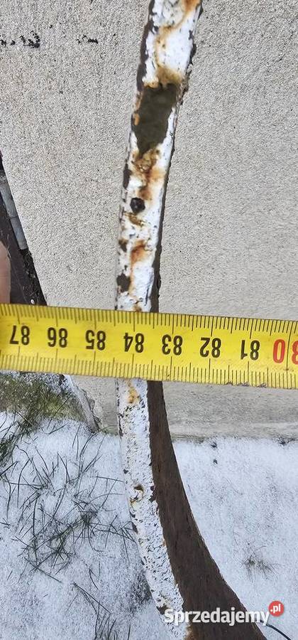 Metalowa obręcz z koła śląskie