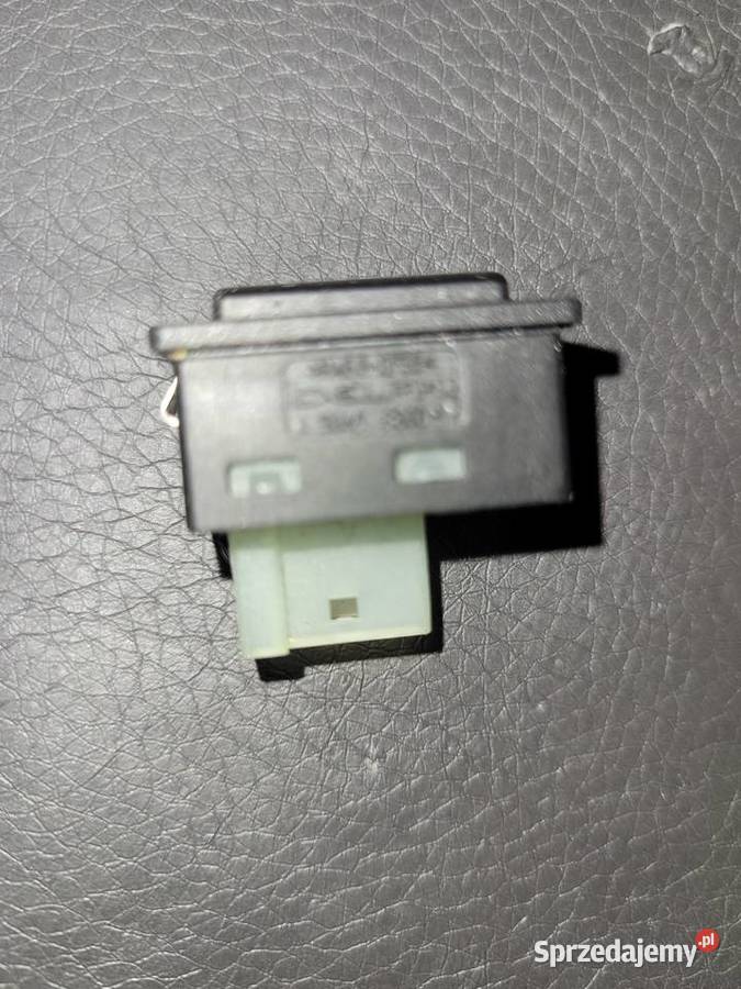 Przycisk otwierania klapy BMW OE 6921846