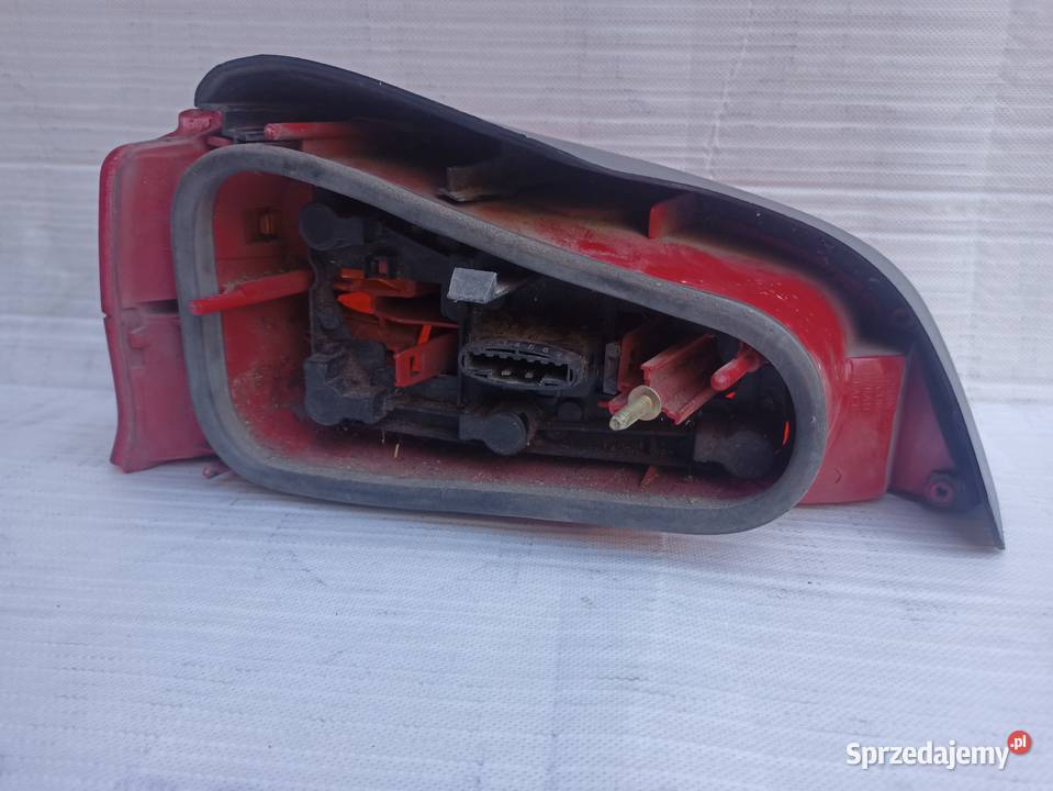 Peugeot 106 LIFT lampa tył tylna prawa wkład łódzkie Sieradz sprzedam