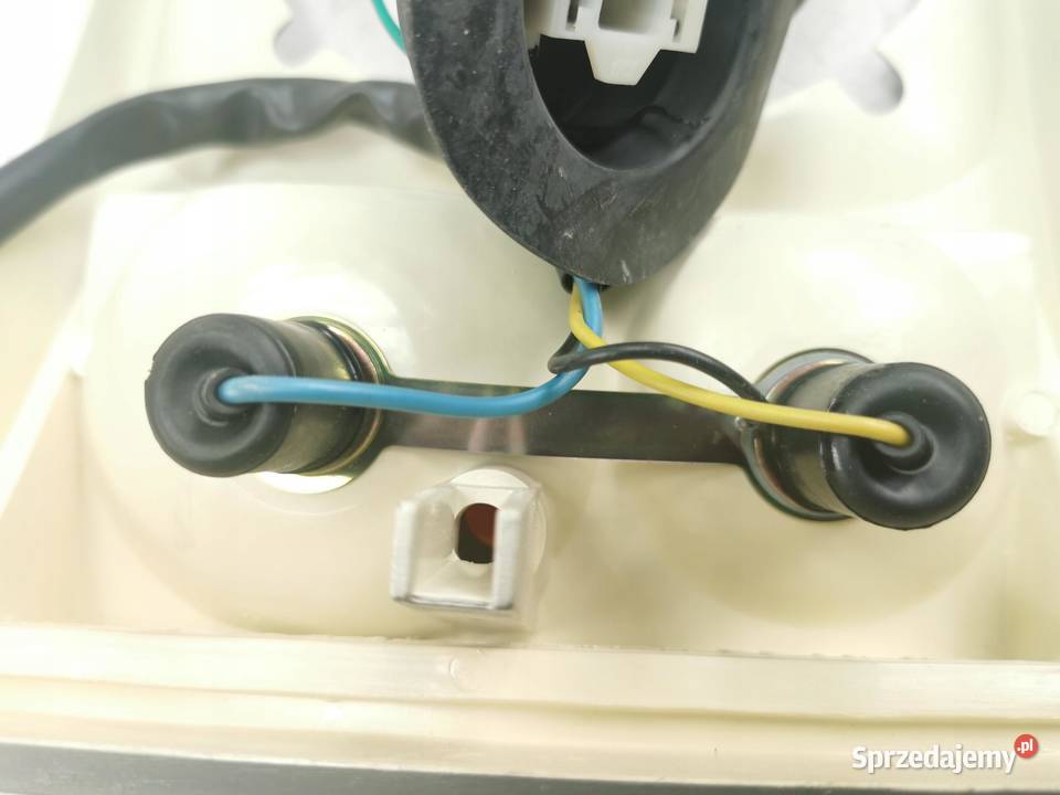 RAMKA LAMPY LEWY PRZÓD KIERUNEK 5PIN IVECO 75NC