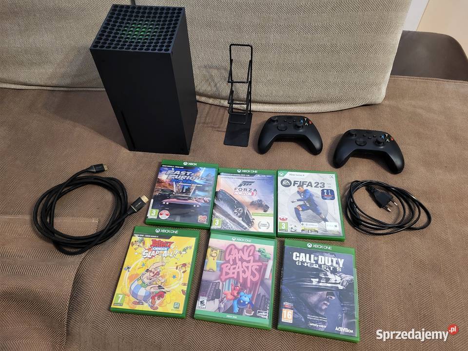 Konsola Xbox Series X 2 pady pudełko okablowanie Libiąż sprzedam