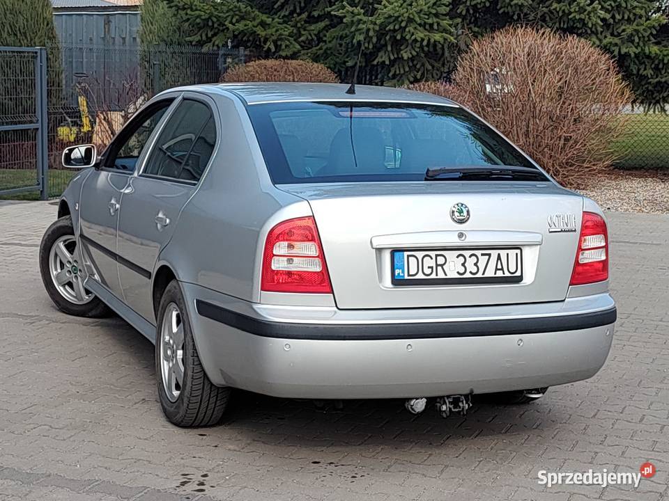 SKODA OCTAVIA 16 MPI srebrny Leszno sprzedam