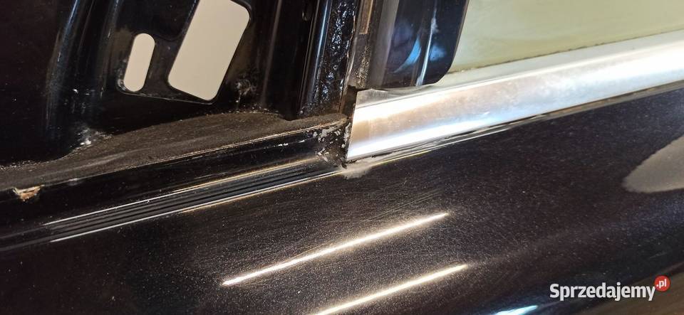 VOLVO XC70 DRZWI LEWY PRZÓD 452 osobowe