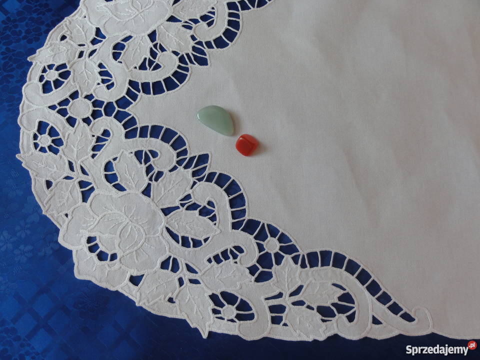 Serwetki bieżniki białe wyszywane ręcznie haftem biały Lublin