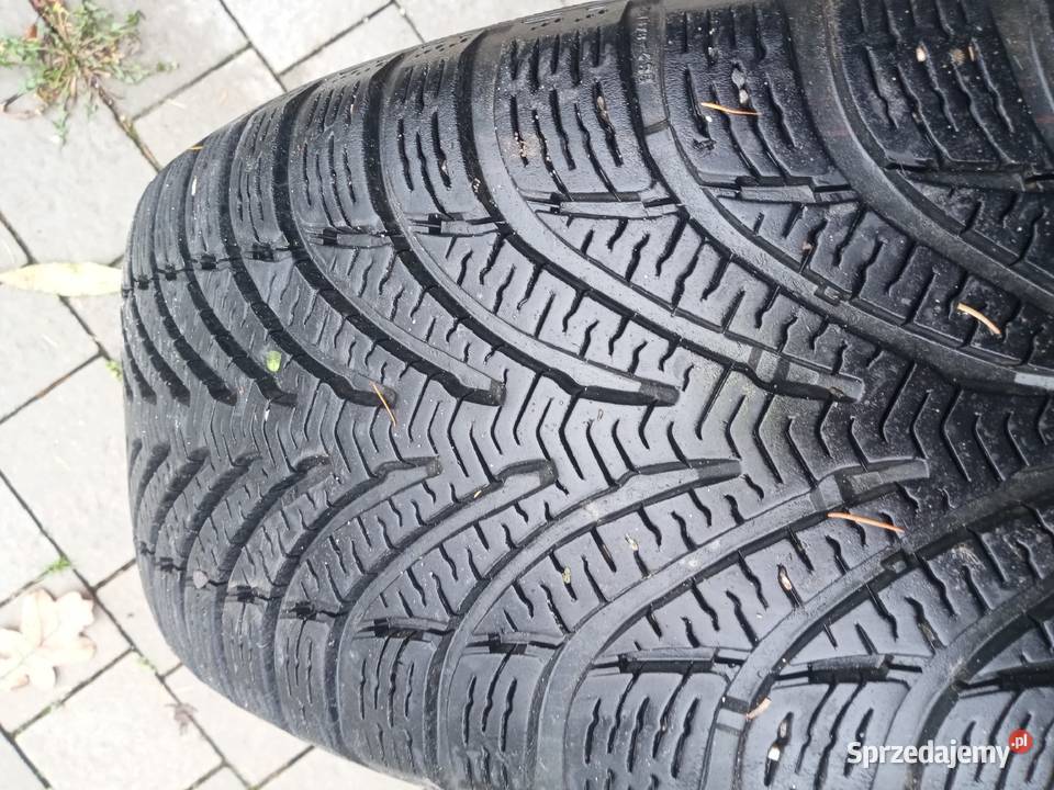 Opony zimowe BF goodrich 215 60 16 Gołcza