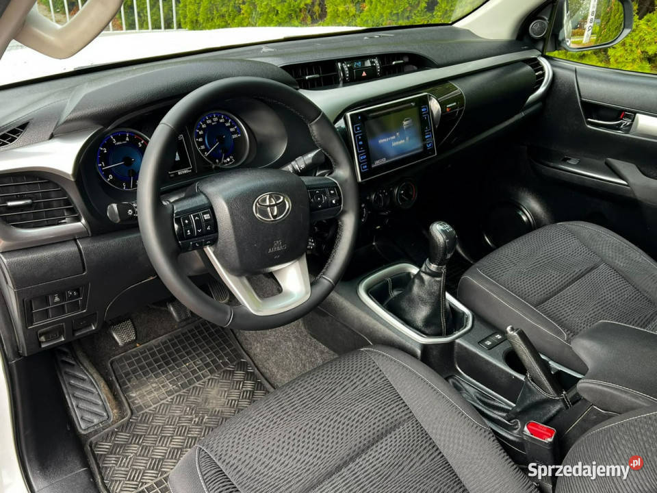 Toyota Hilux 24 D4D Zarejestrowany Niski centralny zamek Hilux Baranowo sprzedam
