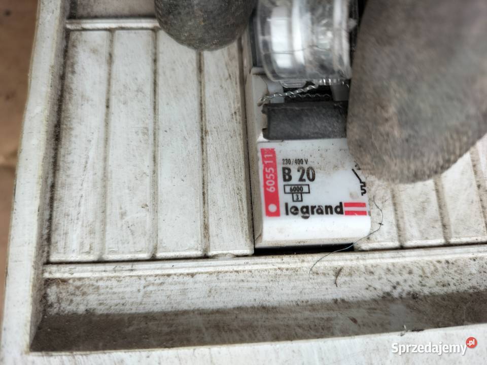 rozdzielnica elektryczna natynkowa BEZPIECZNIK Kamień-Kolonia