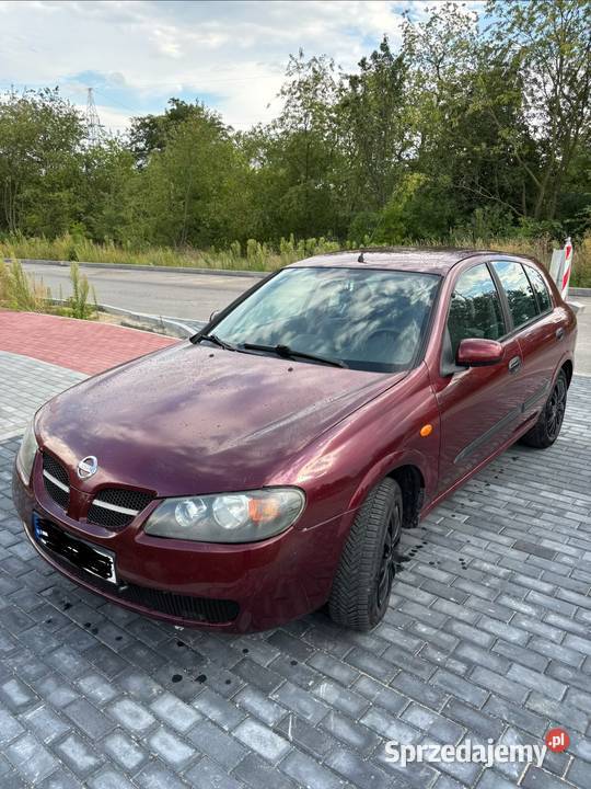 Nissan Almera