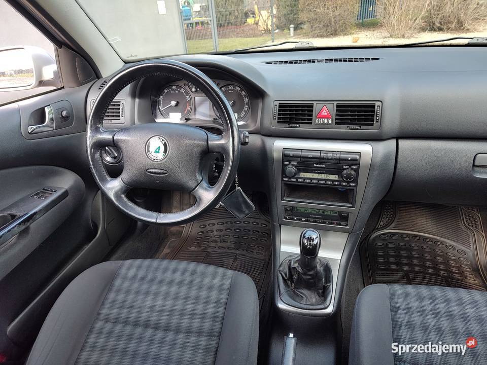 SKODA OCTAVIA 16 MPI 4/5 Leszno
