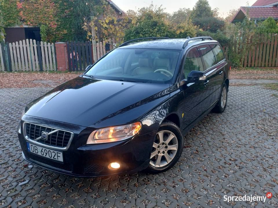 Piękne Volvo V70 Momentum 24d 185 sprawny i hak Roszkowice