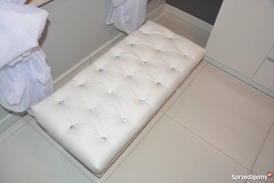Elegancka biała PUFA pikowana Ludwik Glamour 100 Meble Warszawa
