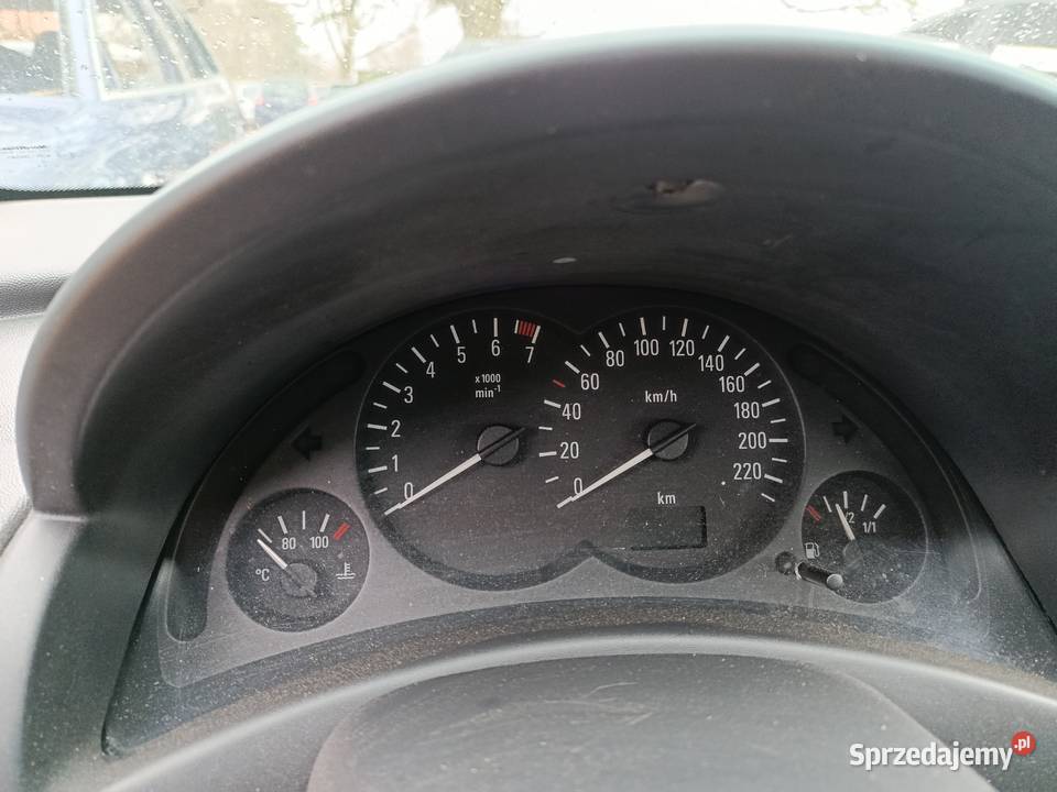 Opel Corsa C 10 43 kW 2002 r dawca części Samochody na części wielkopolskie