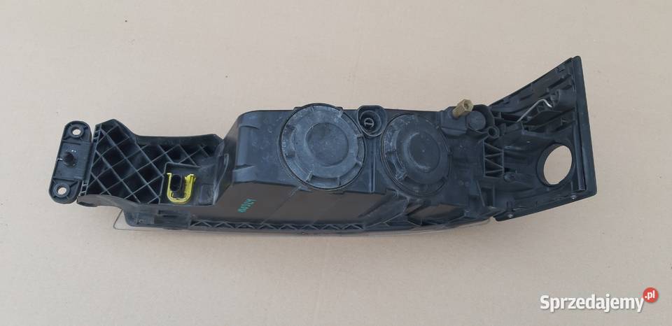 VOLVO FH4 FM HALOGEN PRAWY LAMPA PRZECIWMGIELNA Lampy przeciwmgielne Bieleń