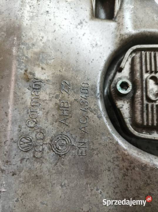 MISKA OLEJOWA 06A103603R 16 8V Skoda Octavia II