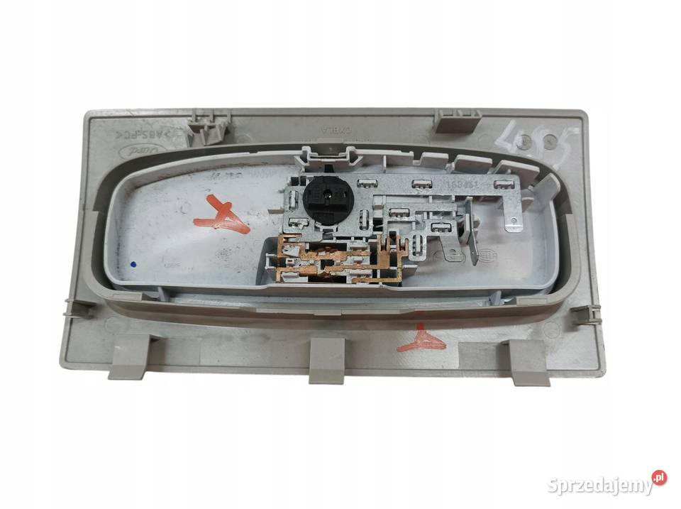 LAMPKA PODSUFITKI LIFT FL 8A6113733ABW Ford Oświetlenie kabiny