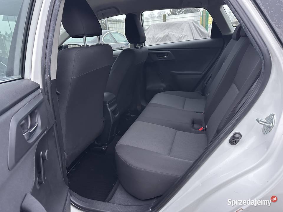 Toyota Auris 133 99 Salon PolskaIWŁFaktura VAT centralny zamek Warszawa sprzedam