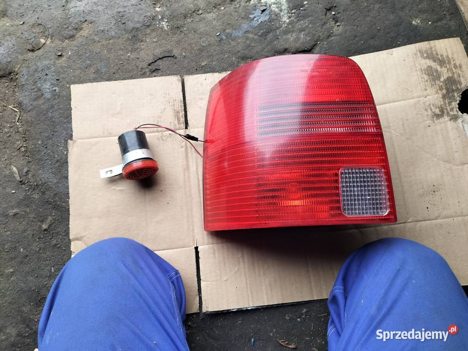 VW PASSAT B5 KOMBI LAMPA TYŁ TYLNA LEWA Kamień-Kolonia sprzedam