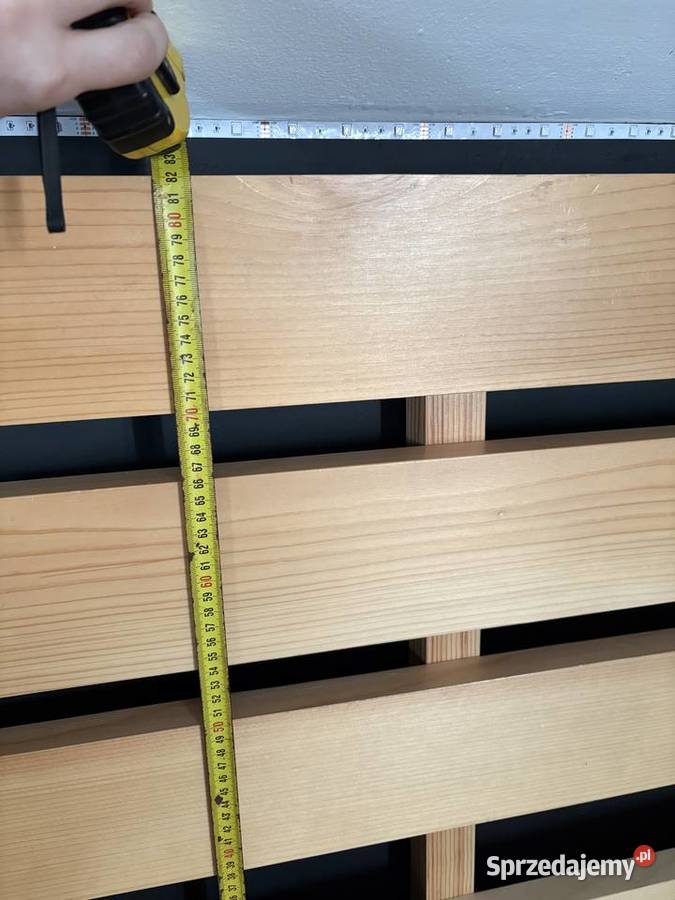 Drewniane łóżko ze stelażem Konin sprzedam