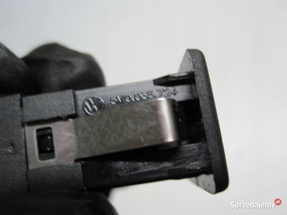 VW PASSAT CC 08r gniazdo AUX 3C0971154