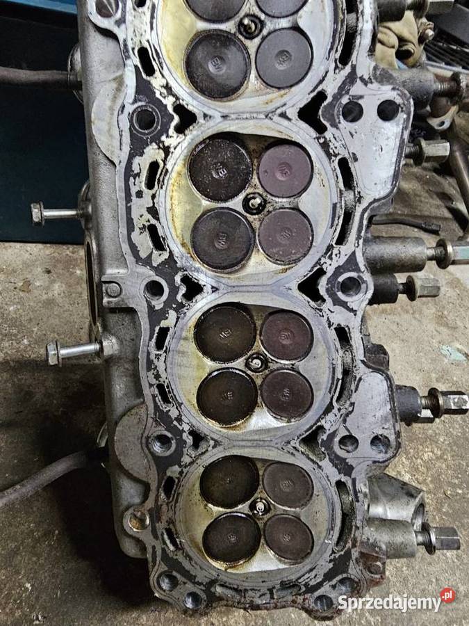 Honda CBR 600 f4i głowica CBR600 F4 cbr600f4i