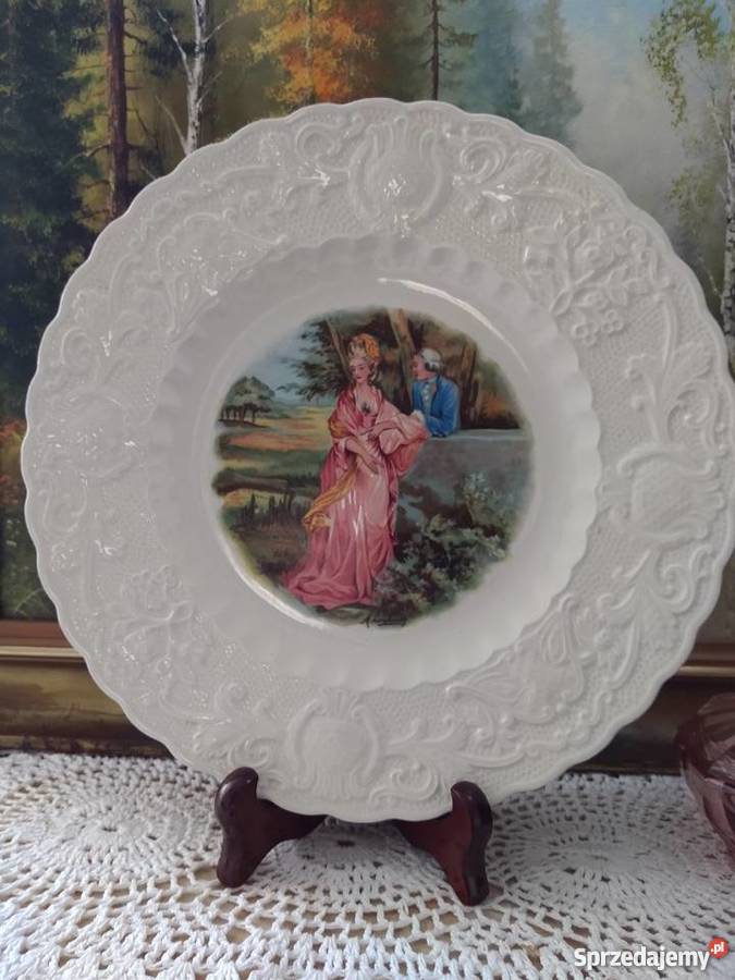 Patera ze scenka miłosna Porcelana i szkło mazowieckie Radom