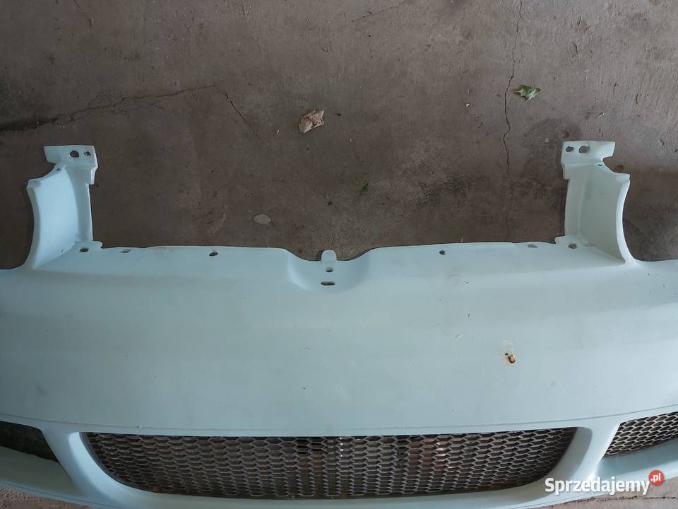 Sprzedam zderzak ori r32 z kratkami Golf