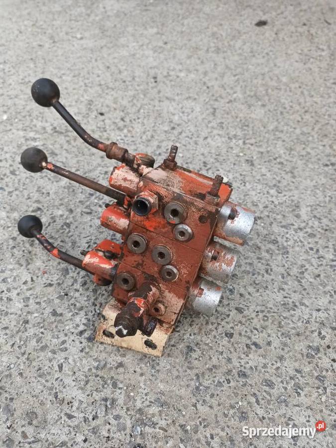 Rozdzielacz hydrauliczny 3 sekcje deutzfahr Bukowie