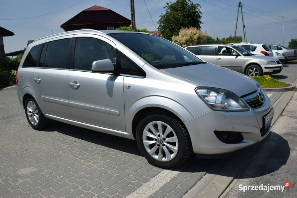 Opel Zafira 16B Klimatronik Xenon PDC 2013r 7