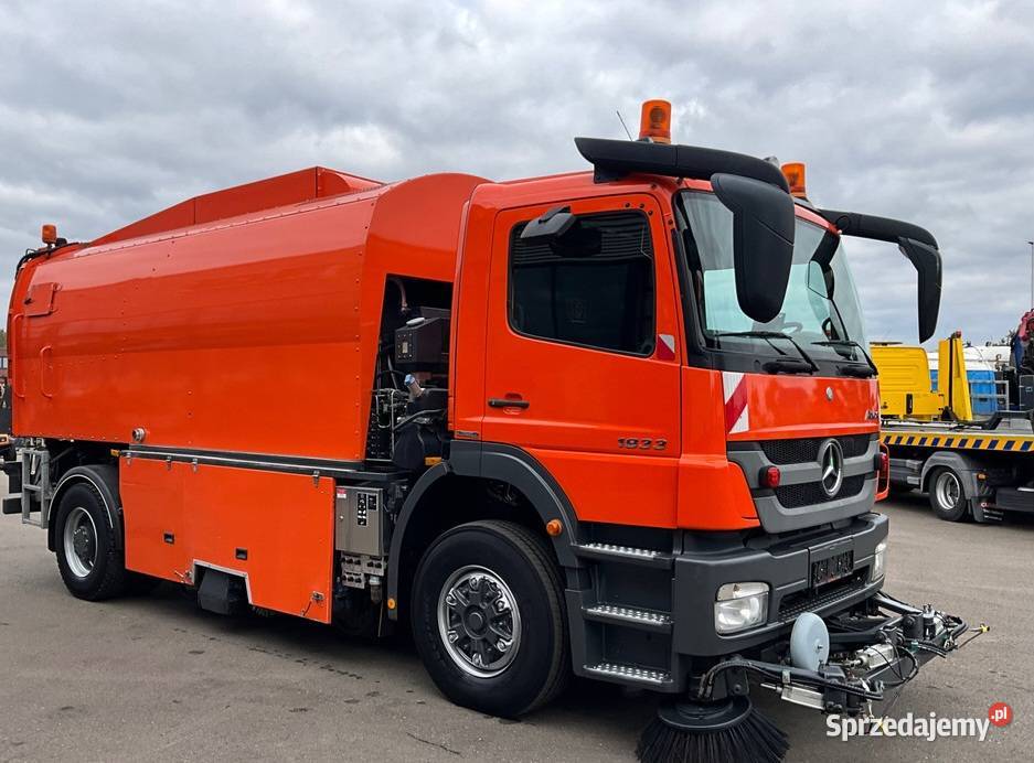 Zamiatarka Mercedes Axor EUR 5 tez w leasing Warszawa