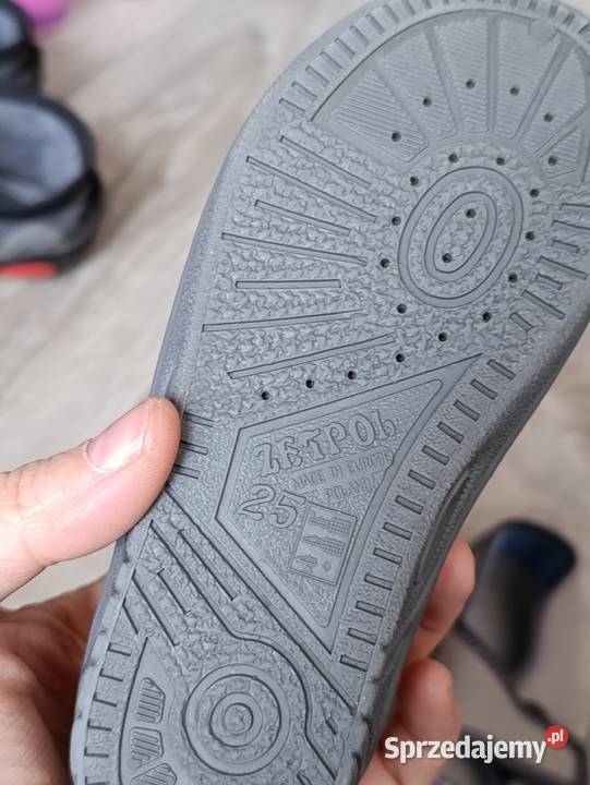 kapcie chłopięce buty rozmiar 25 długość wkładki wielkopolskie Poznań