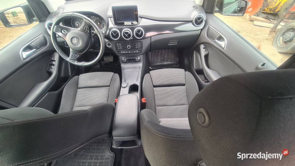 Mercedes b250e elektryczny 55 przebiegu Rok produkcji 2016 Żerdź