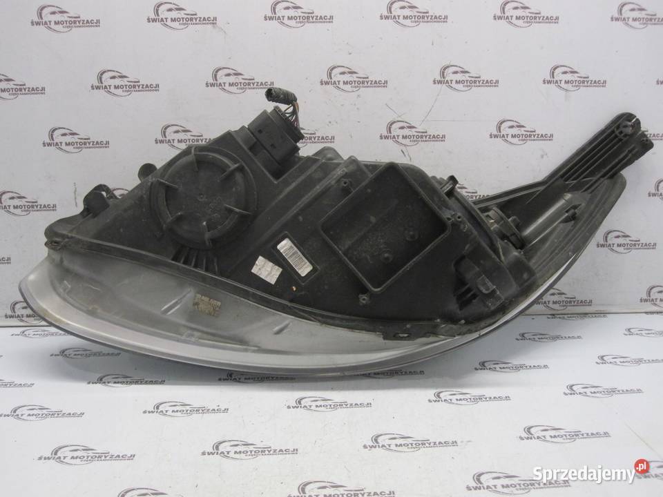 FORD FOCUS MK3 III 13r lampa prawa przód osobowe