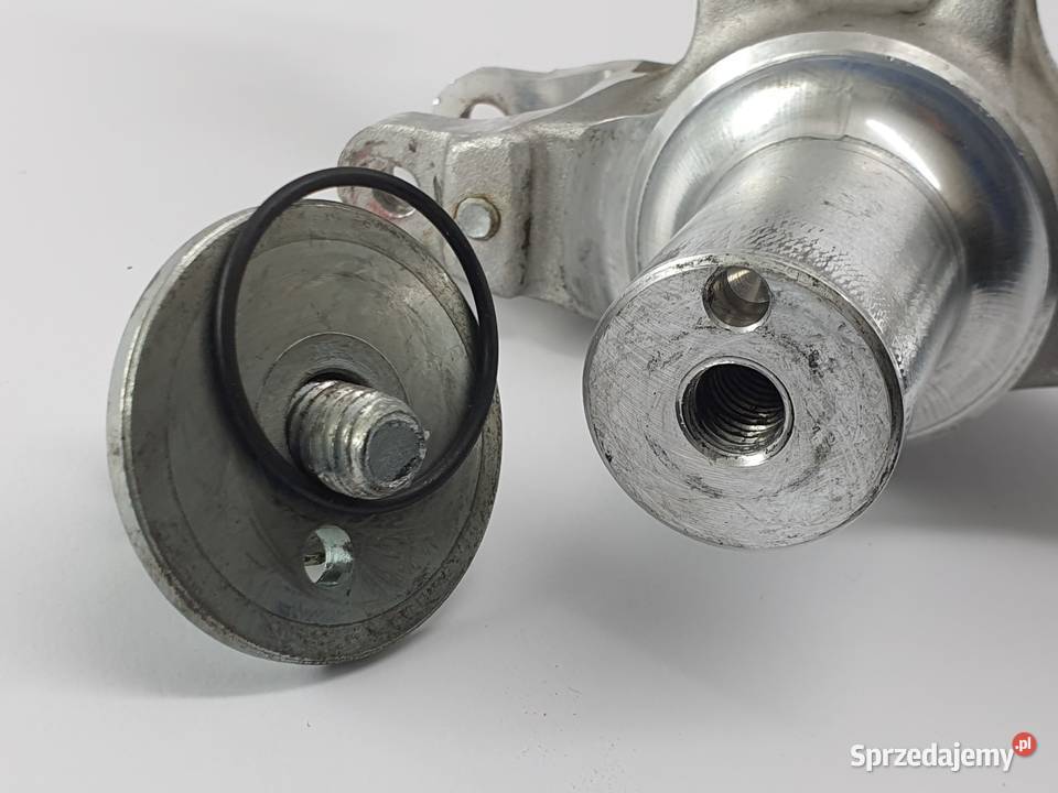 Zwrotnica Lewa Piasta Can Am Ds 450