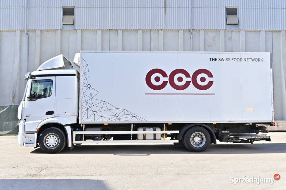 Chlodnia z winda Merceded Actros kabina sypialna 100000kg Chłodnie Warszawa