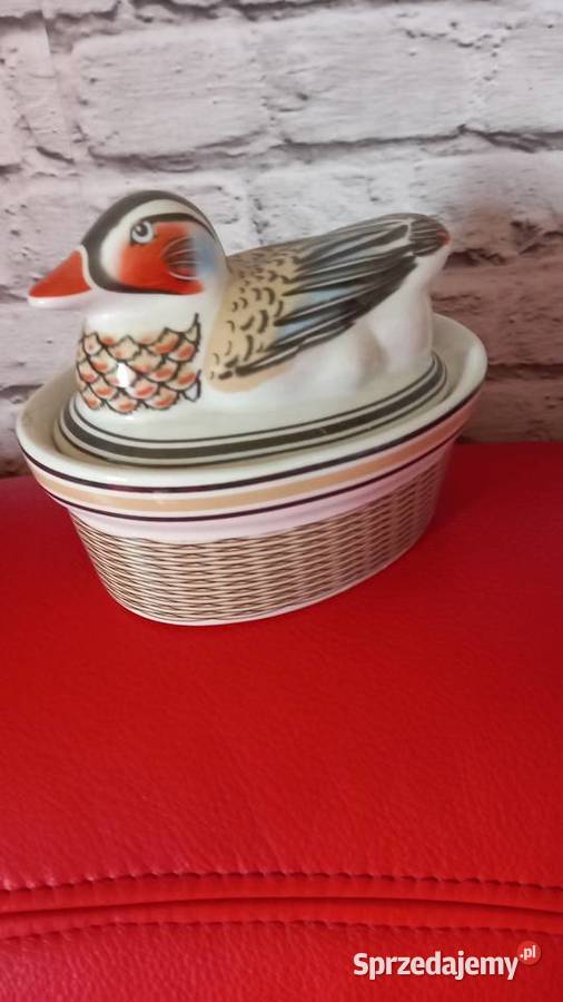 Kaczka w porcelanowm koszu