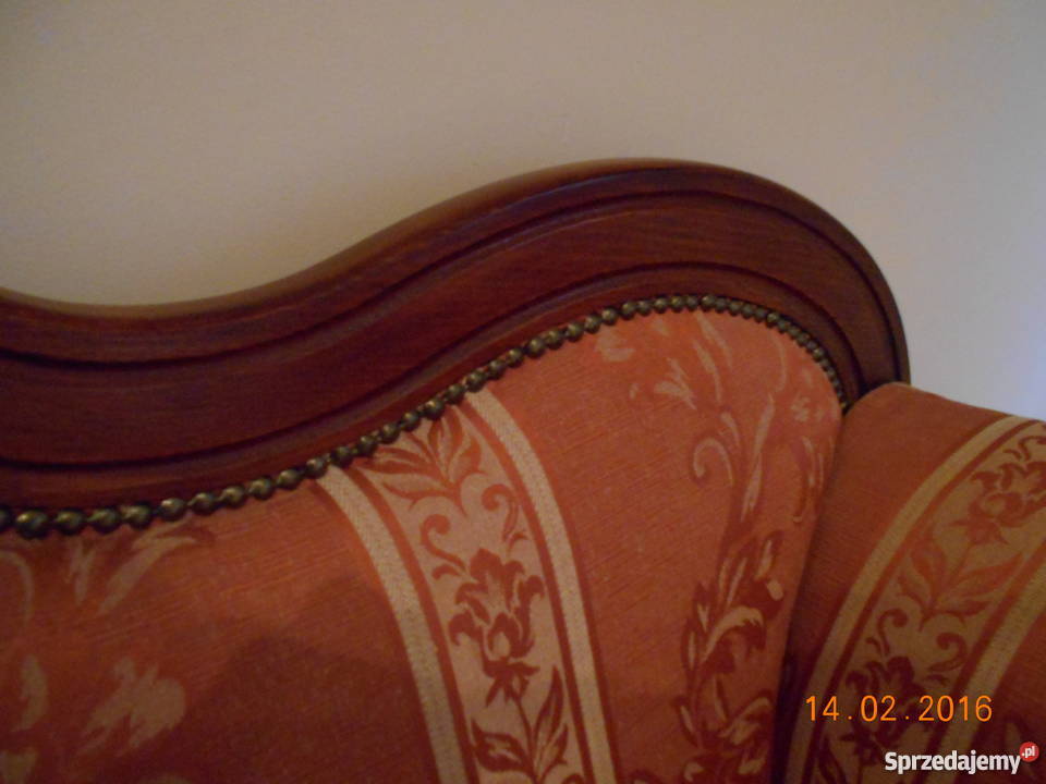 Atłasowa sofa Pruszcz Gdański