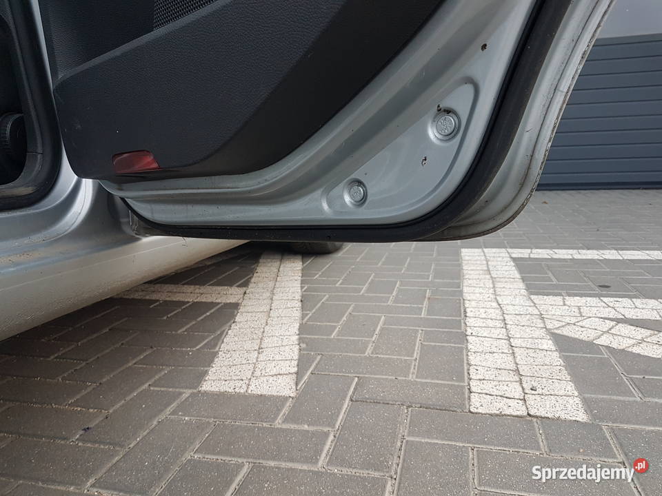 VW GOLF V KOMBI 2008 2009 DRZWI PRAWE TYL Turek