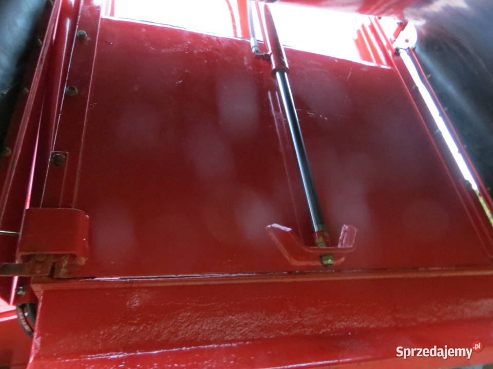 Paszowóz Wóz paszowy TRIOLIET Solomix 1000 Cielcza