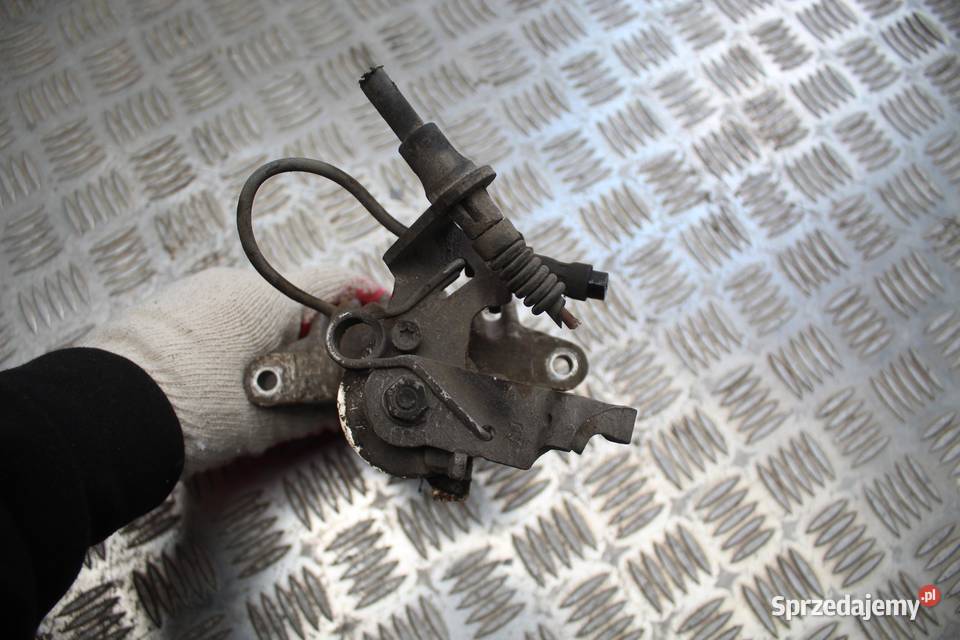 ZACISK HAMULCOWY PRAWY TYŁ VW GOLF V 16