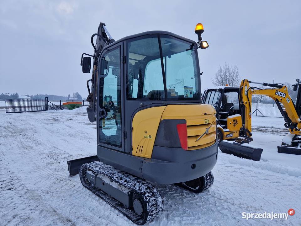 Minikoparka Volvo EC 27 C 2012r 28 tony