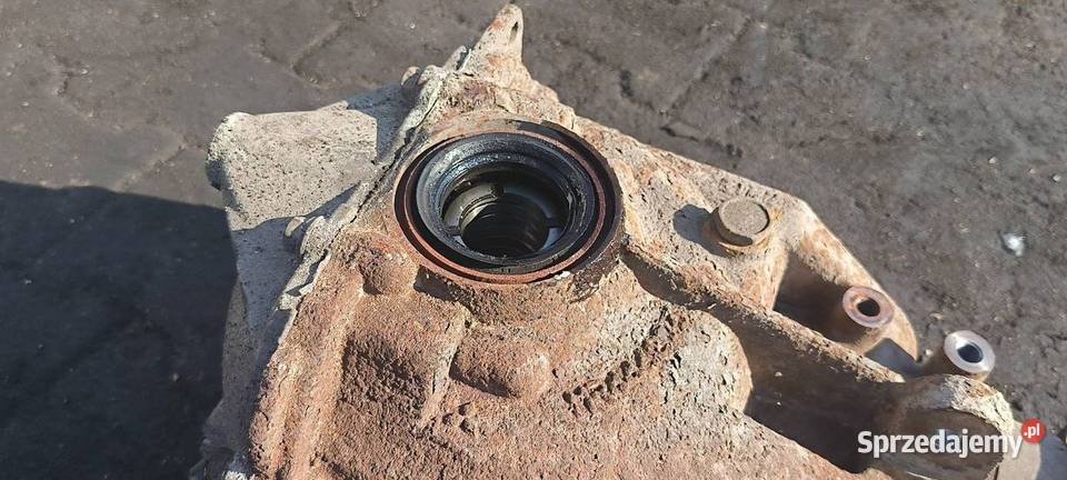 DYFERENCJAŁ TYŁ MITSHUBISHI PAJERO IV Lipno