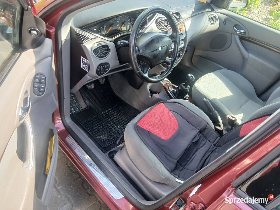 Ford Focus wersja GHIA 166000 przebiegu 16 bordowy Płock