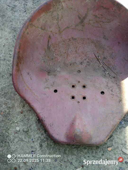 Siedziska metalowe rolnicze PRL loft hooker Słupie