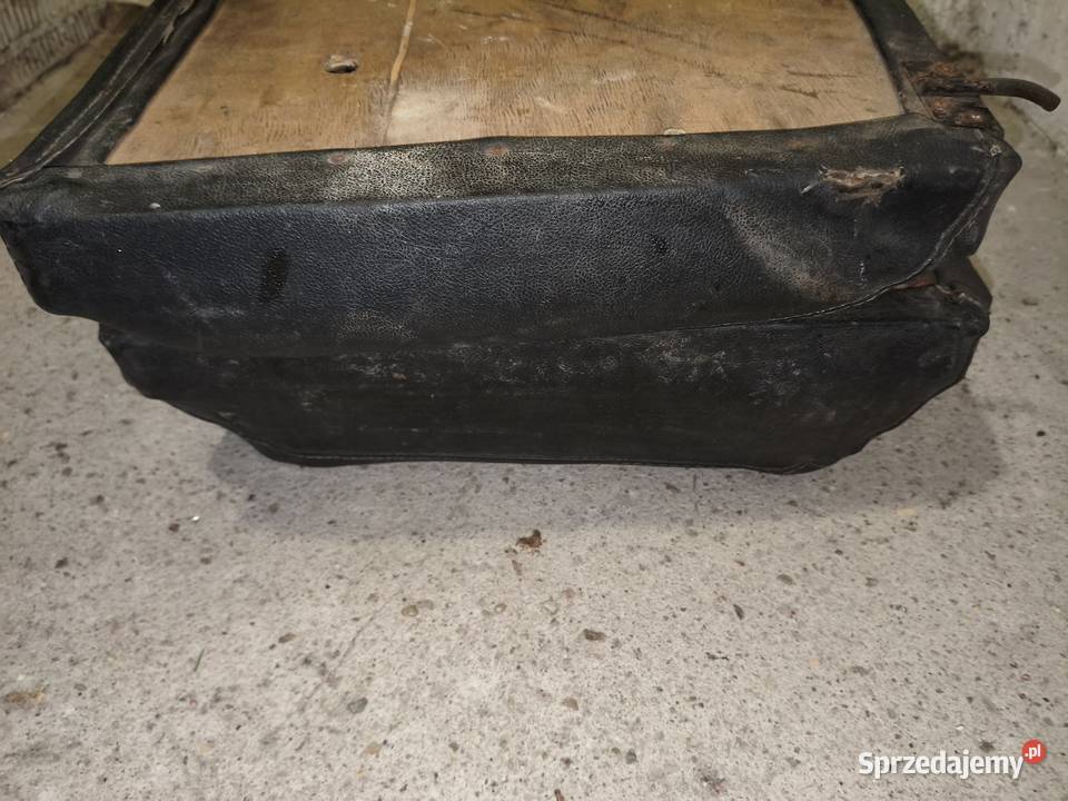 Siedzenia koszą wózka bocznego Dniepr MT K650 Leszno