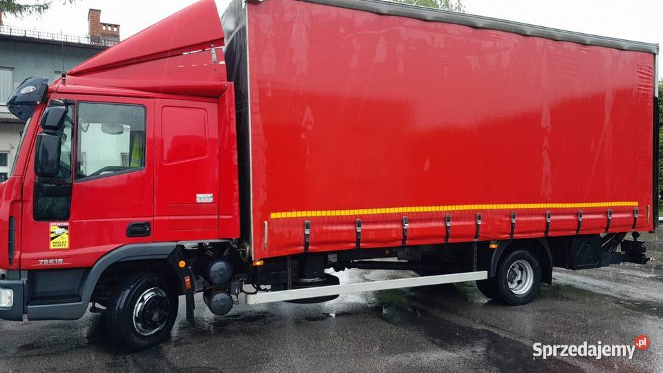 Iveco Eurocargo 75E18 windą paleciak plandeka Rok produkcji 2007 Michałowice sprzedam