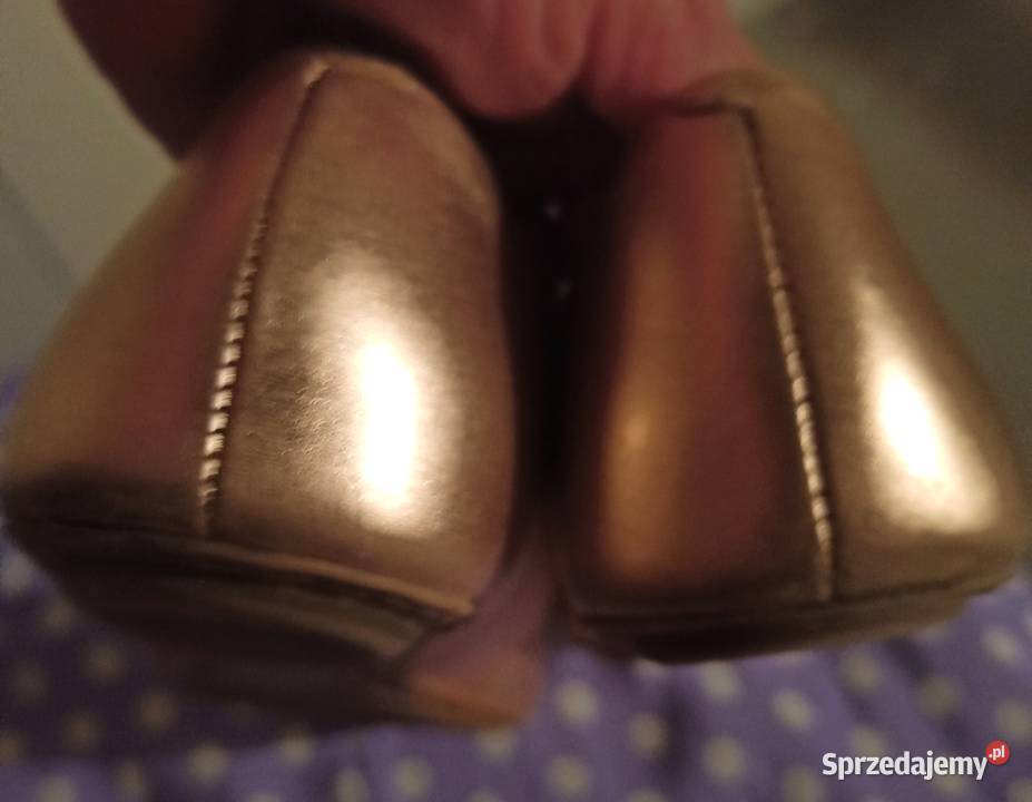 beżowe baleriny Kazar sprzedam