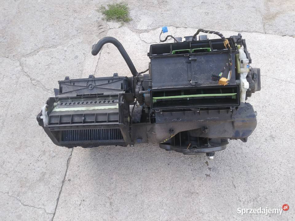 VW Touran III 5T1 nagrzewnica elektryczna osobowe Części samochodowe Dębno