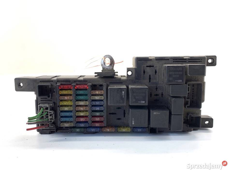 SKRZYNKA BEZPIECZNIKÓW VOLVO S60 I 8637841 Skrzynki bezpieczników sprzedam